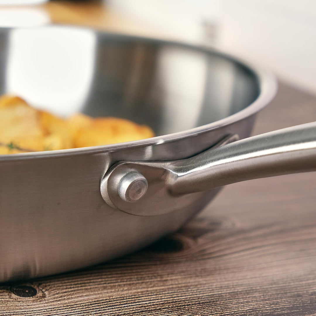 KAMBERG - Pfanne Ø 28 cm aus Edelstahl 18/10 Triply – ohne PFAS – für alle Herde, auch Induktion und