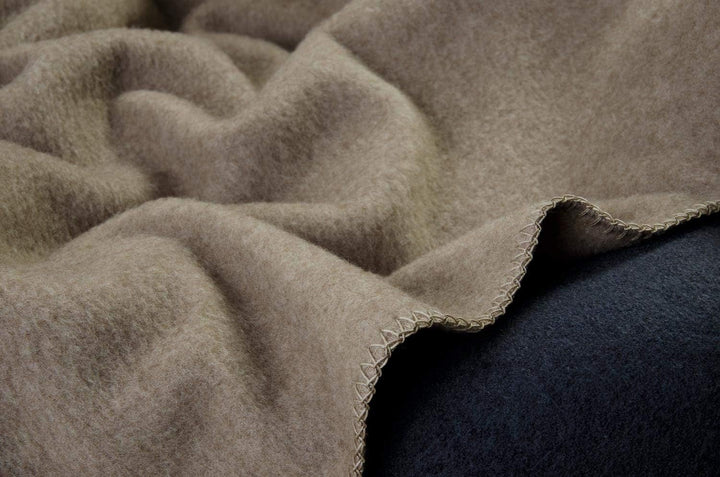Wohnen & Accessoires GmbH & Co. KG Kaschmirdecke Mongolia grau-braun Kettstich 150x200cm Grau-braun