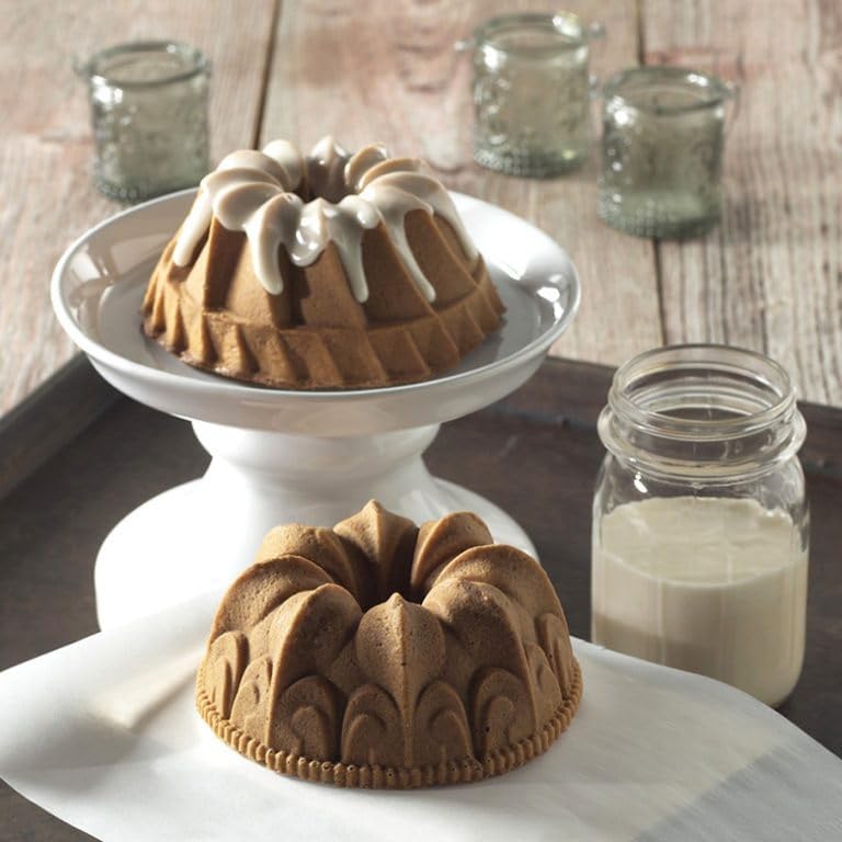 Nordic Ware pro-cast Bundt Duet Pan Duetto, Duetto