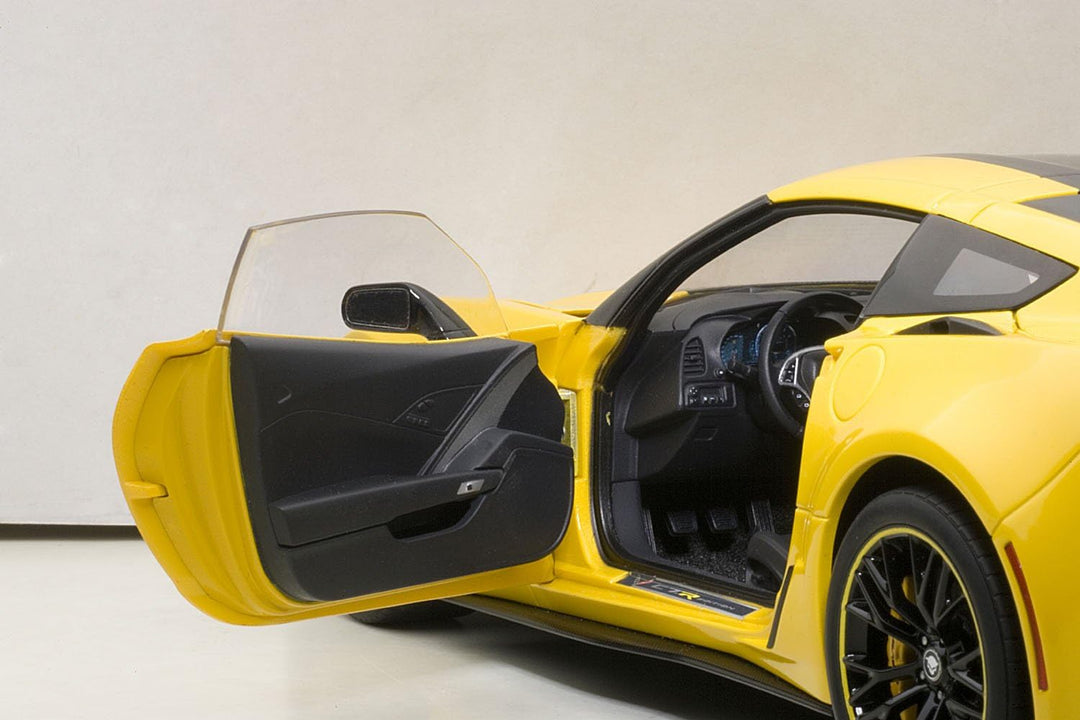AUTOart – 71260 – Modellbau – Chevrolet Corvette C7 Z06 C7R Edition – 2015 – Echelle 1/18, gelb/schw
