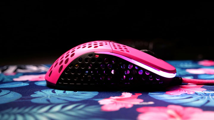 Xtrfy M4 RGB Ultraleichte Gaming-Maus, Rosa, XG-M4-RGB-PINK, Pink