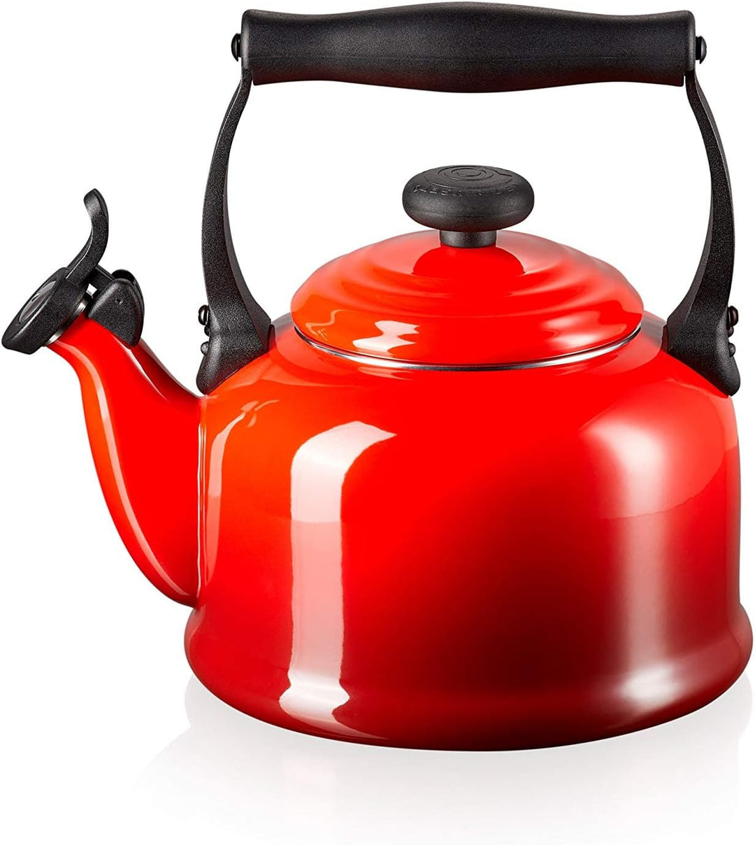 Le Creuset Wasserkessel Tradition, Füllmenge: 2,1 l, Emaillierter Stahl, Kirschrot, 92000800060000,