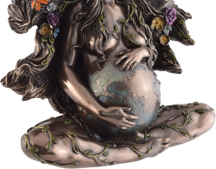 Gaia Erdmutter sitzend mit Blumen und Schmetterlingen - bronziert/coloriert by Veronese