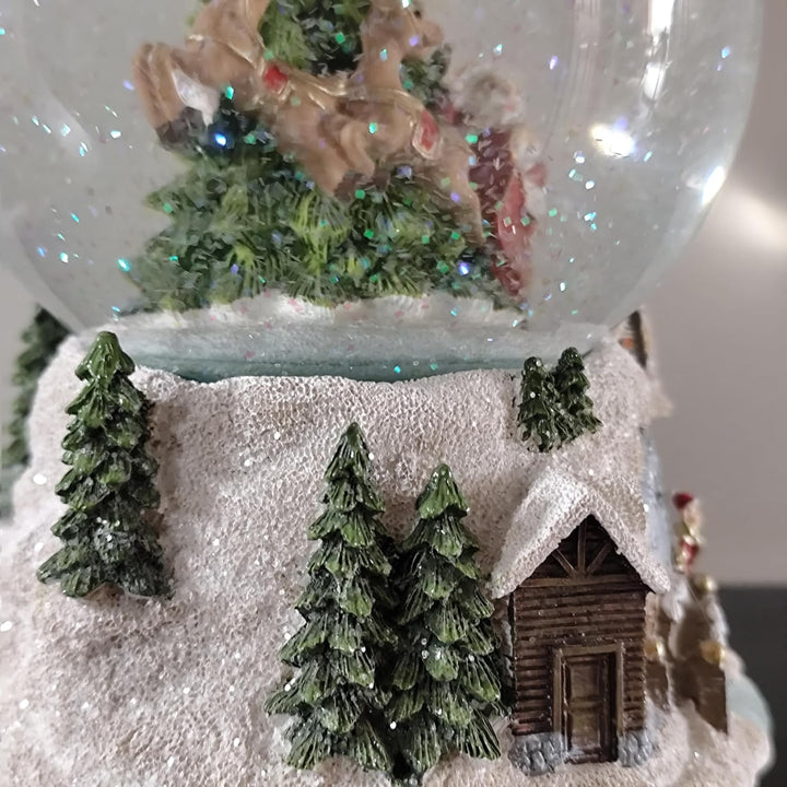 Heaven Sends Schneekugel mit Weihnachtsmann-Schlitten, 13 x 13 x 17,1 cm, Weiss