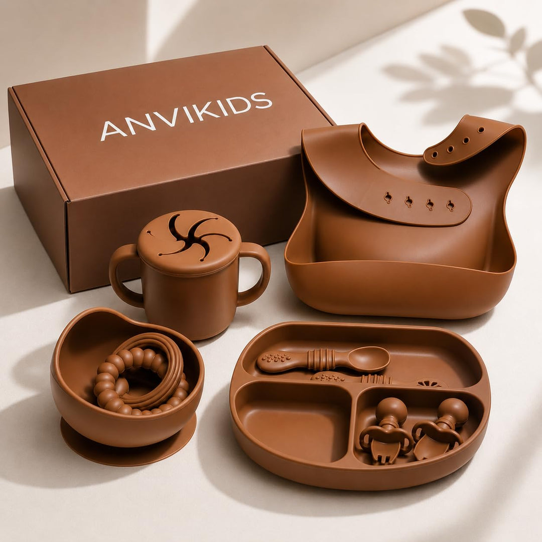 Baby Geschirr Set aus Silikon mit Saugnapf – Baby Geschenkbox mit Teller, Schale, Lätzchen, Snackbec