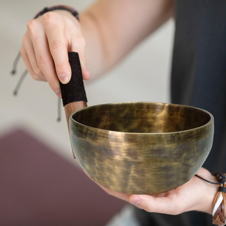 keepdrum Tibetische Bronze Klangschalen Singing Bowl Set 3-teilig mit Zubehör, Bronze