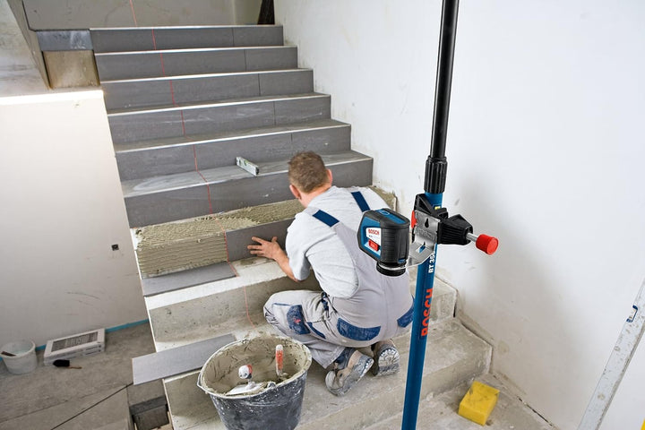Bosch Professional Teleskopstange für Laser und Nivelliergeräte BT 350 (Höhe: 140–350 cm, 3 Sektione