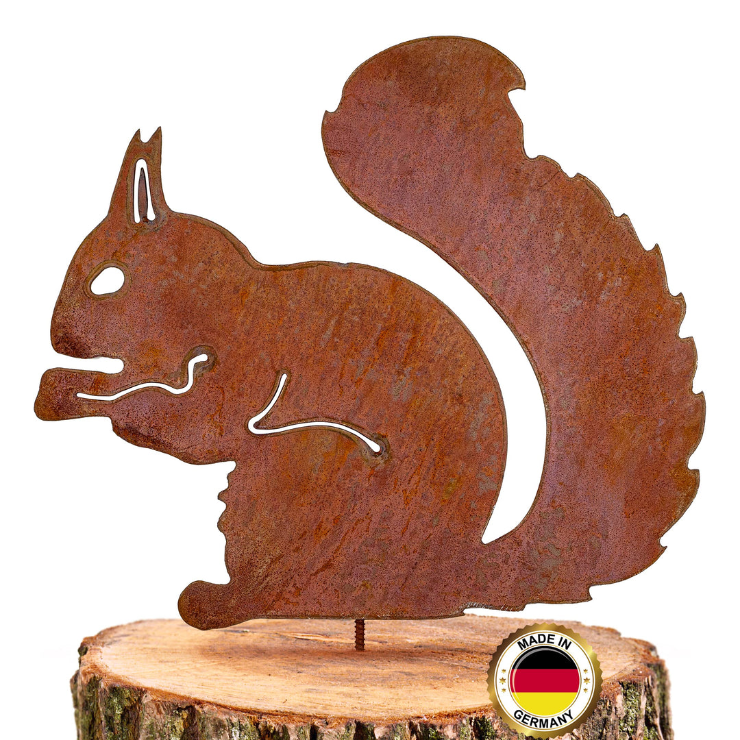 GK Rostiges Eichhörnchen, sitzender Baumstecker, Patina-Dekoration, Höhe 25 cm x Breite 21 cm, Metal