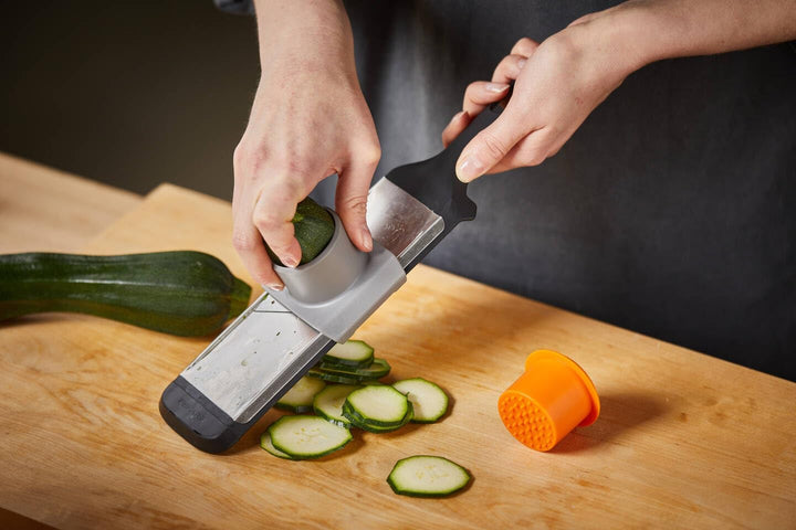 Fiskars Gemüsehobel, Masse: 32 x 8 cm, Metall/Kunststoff, Functional Form, 1014416, Schwarz, Gemüseh