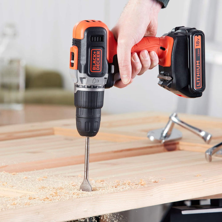 BLACK+DECKER Bohrhammer BCD003C2K-QW 18V 21.000 ipm mit 2 Lithium-Batterien 1,3Ah und Koffer