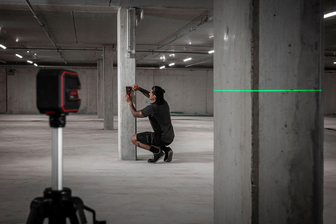 Sola X2 GREEN PROFESSIONAL Kreuzlinienlaser grün mit flexibler Wandhalterung - Linienlaser für Innen