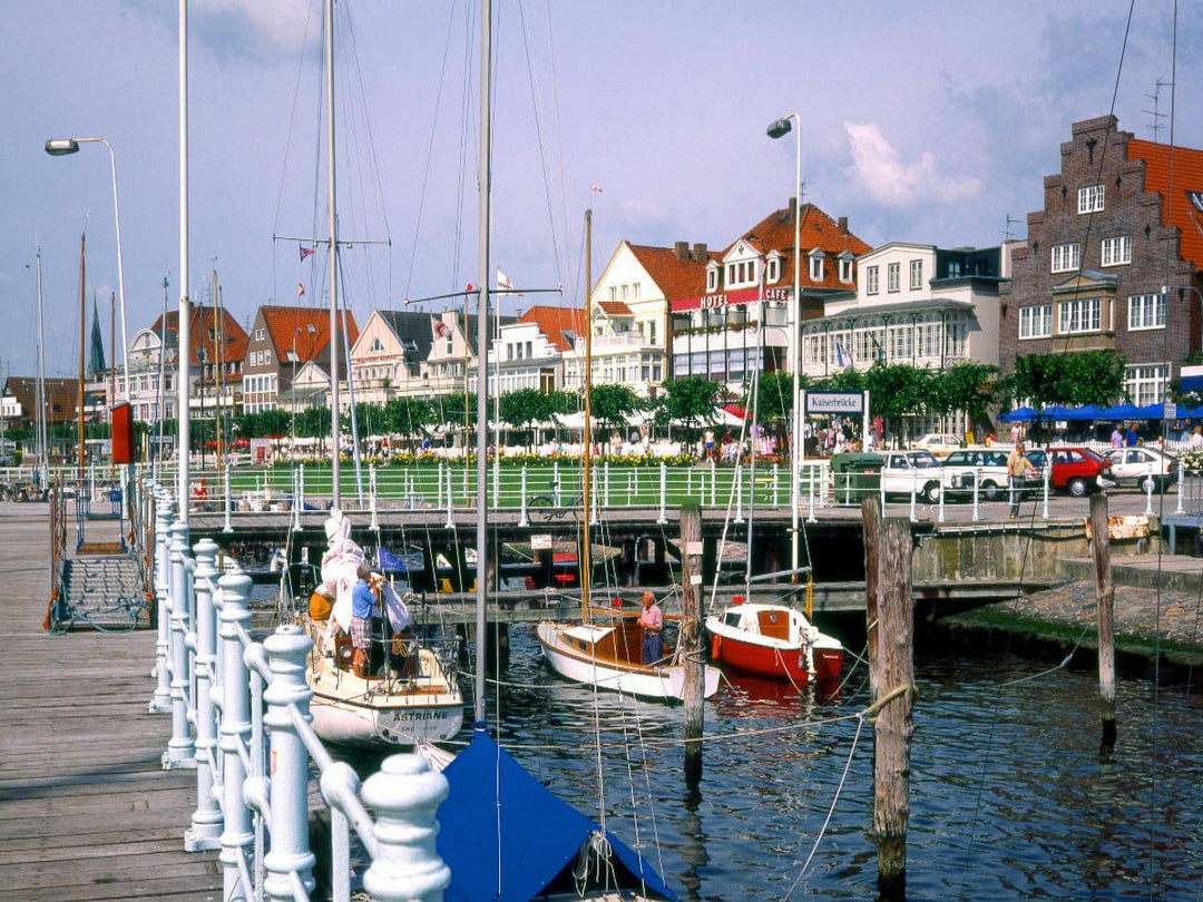 CALVENDO Puzzle Kaiserbrücke mit Ortsansicht Travemünde 1000 Teile Lege-Grösse 64 x 48 cm Foto-Puzzl