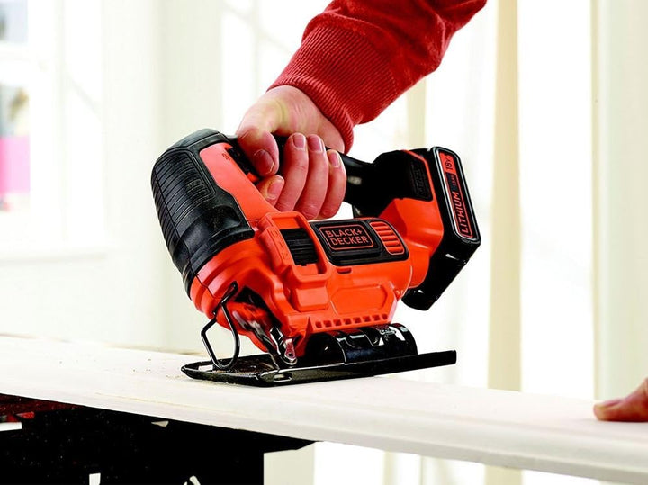 Black+Decker Li Ion Akku Stichsäge 18V BDCJS18 – Pendelhubstichsäge mit Akku und Ladegerät – Vielsei