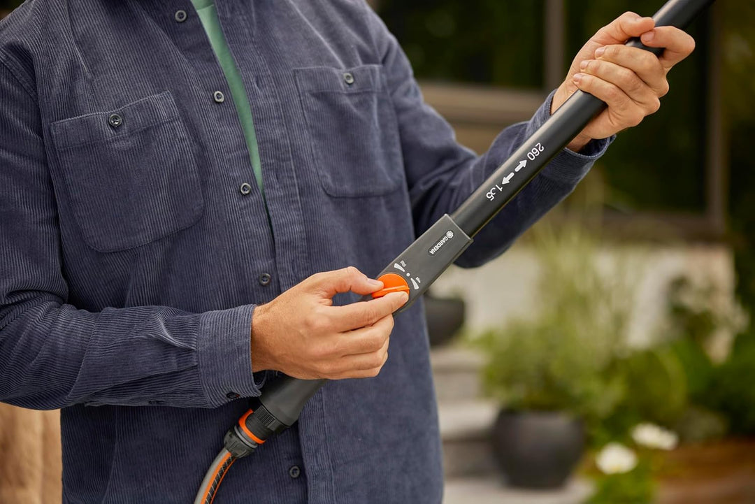 Gardena Teleskop-Stiel M - XL: Wasserführender Reinigungsstiel 155-260 cm, Aluminium, für weiter ent