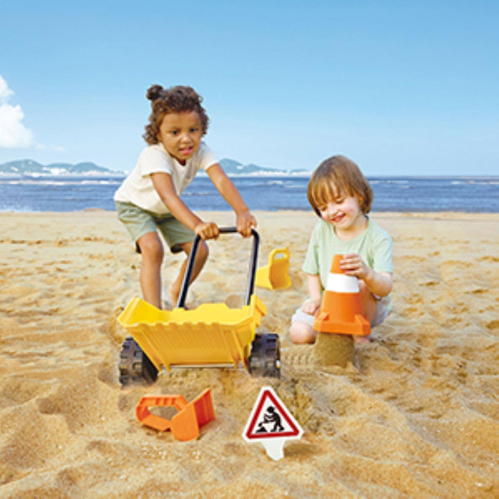 Hape E4094 Sandspielzeug mit Kipper