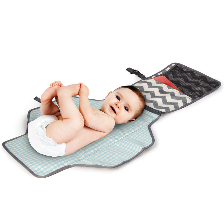 Skip Hop baby girls Pronto Changing Station - Chevron Mini Changer, Chevron, One Size UK grau-weiss