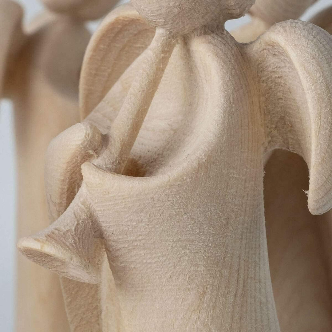 4betterdays.com NATURlich leben! Klassischer Schutzengel aus Zirbenholz - mit Trompete - Höhe 9cm -