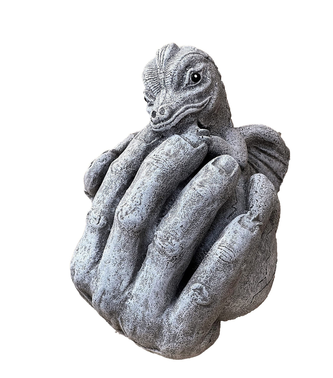 stoneandstyle Steinfigur Drache Drachenbaby in Hand zum Aufhängen geeignet frostfest wetterfest