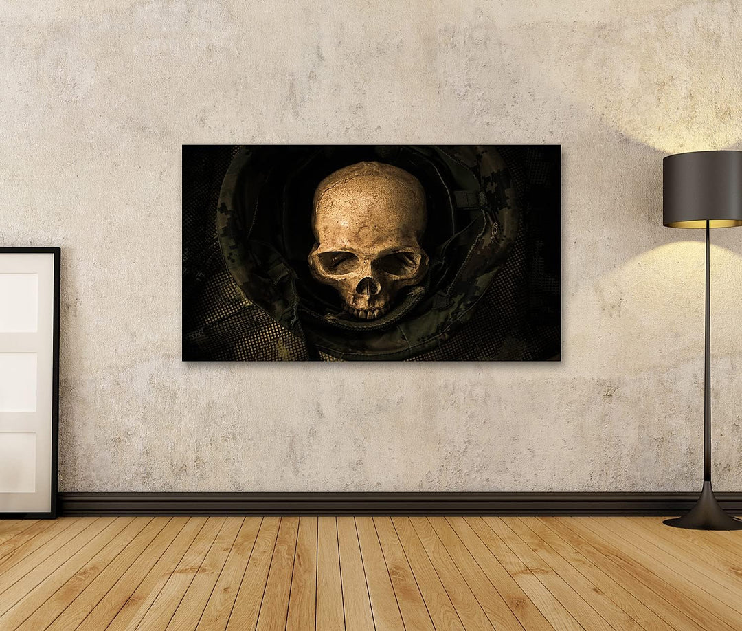 islandburner Bild auf Leinwand Stilleben Mit Menschlichen Schädel In Soldatenhelm Bilder Wandbilder