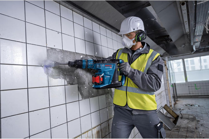 Bosch Professional 18V System BITURBO Akku Bohrhammer GBH 18V-40 C (inkl. Maschinentuch, Fetttube, Z