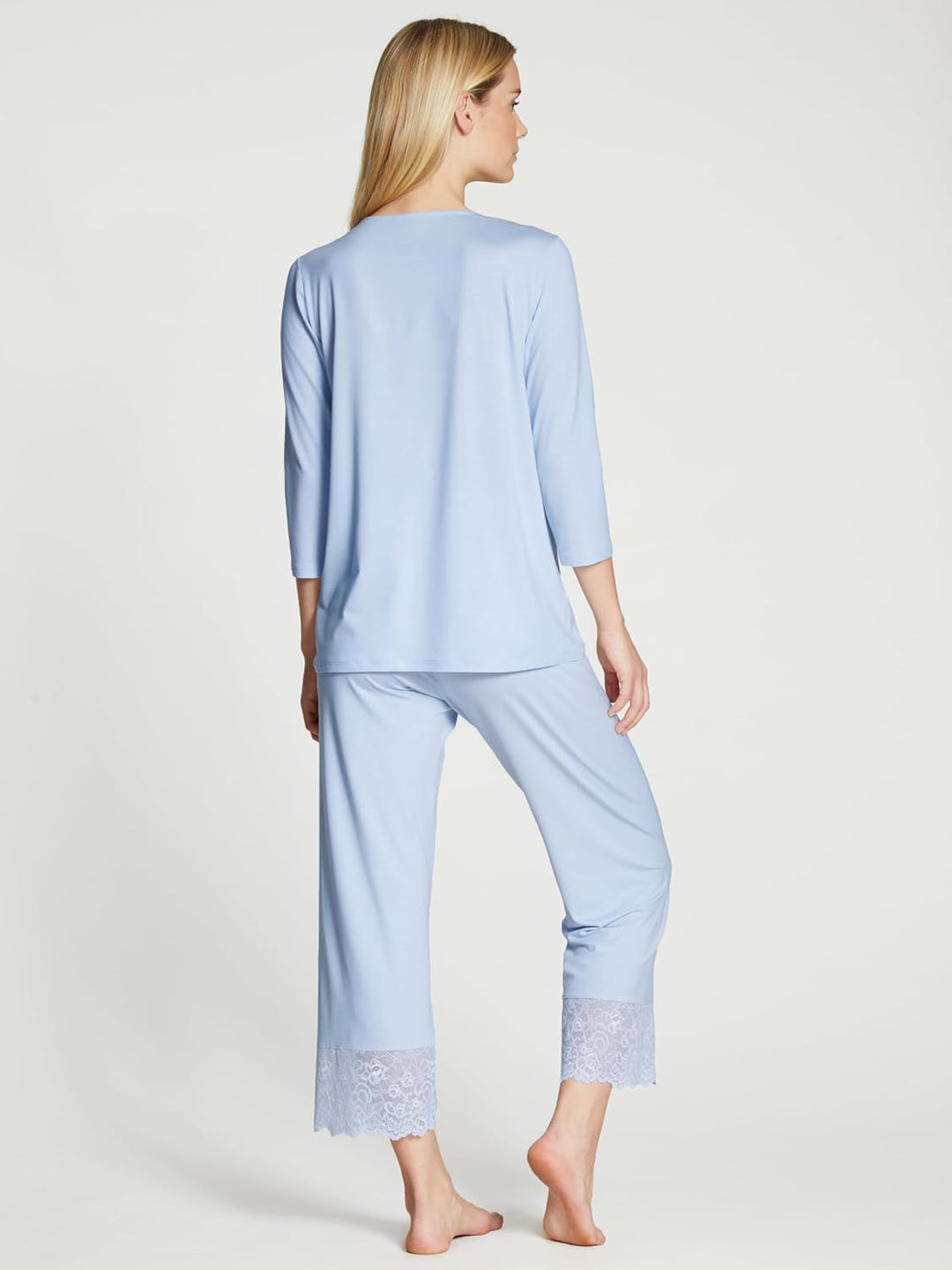CALIDA Elegant Dreams 7/8-Pyjama Damen, luftiger Schnitt, mit Spitzendetails, fliessend und anschmie