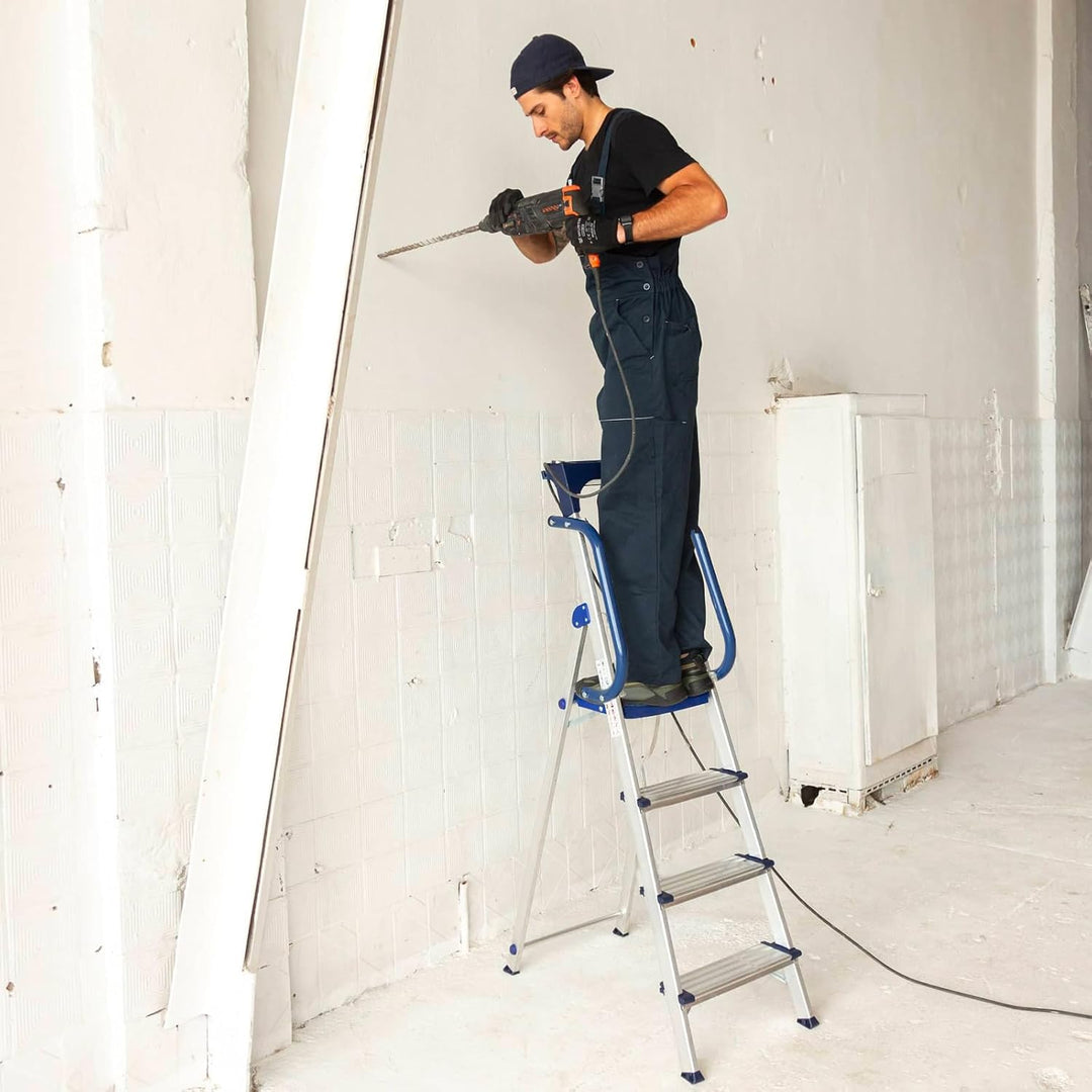 Trittleiter 4 Stufen Secure Pro, verstärktes Aluminium, sicher mit Rampen, Ablage für Werkzeuge, Höh