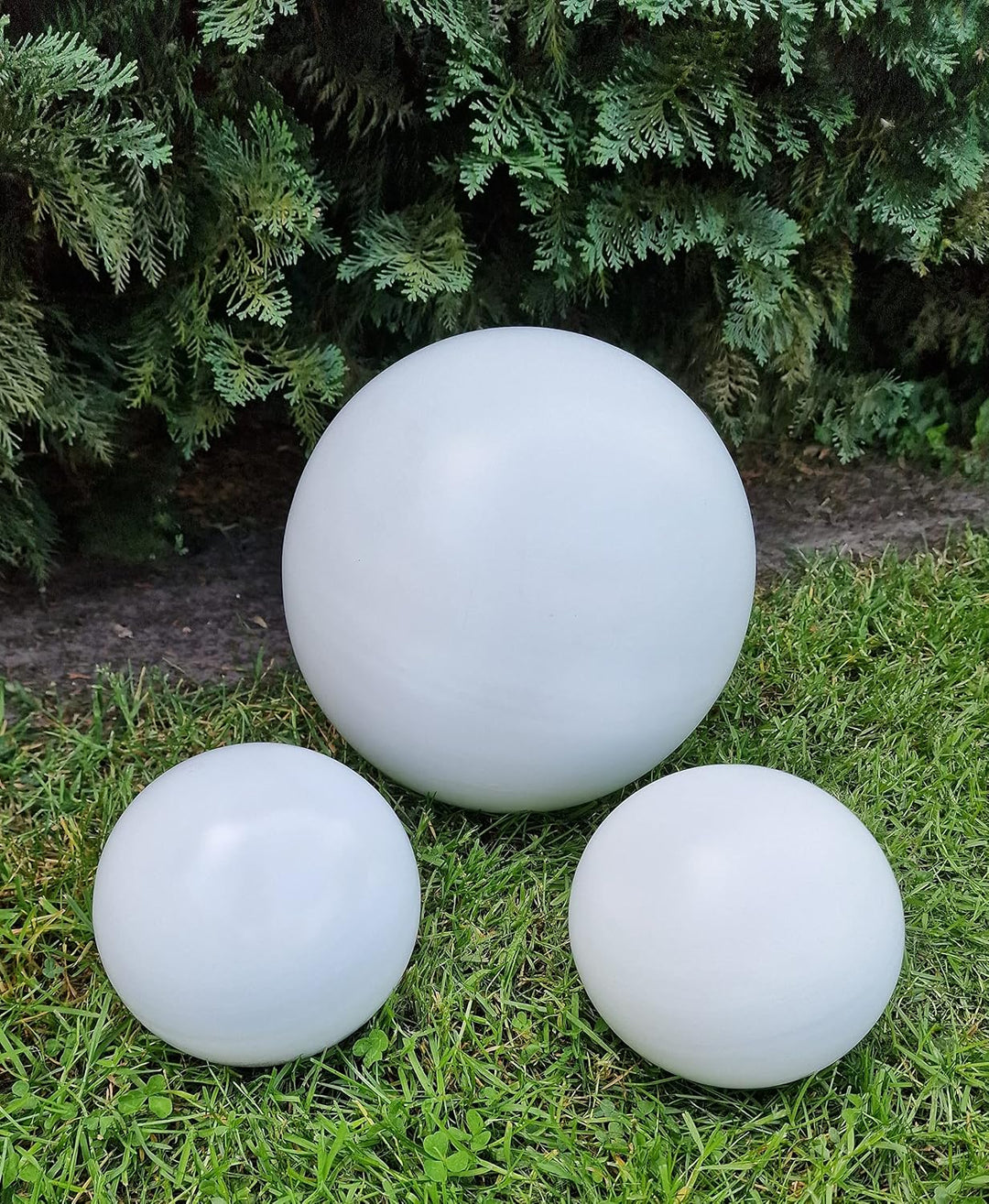 Dekokugel weiss matt 3er Set 40-20-20 cm aus Edelstahl Kugel Dekorationskugel Gartenkugel