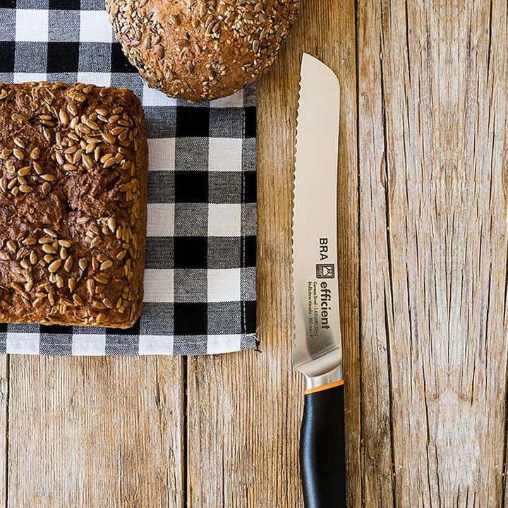 Satz mit 3 Bra Efficient Professional Messern aus Deutschem Molybdän-Vanadium-Stahl. Santoku-Bereich