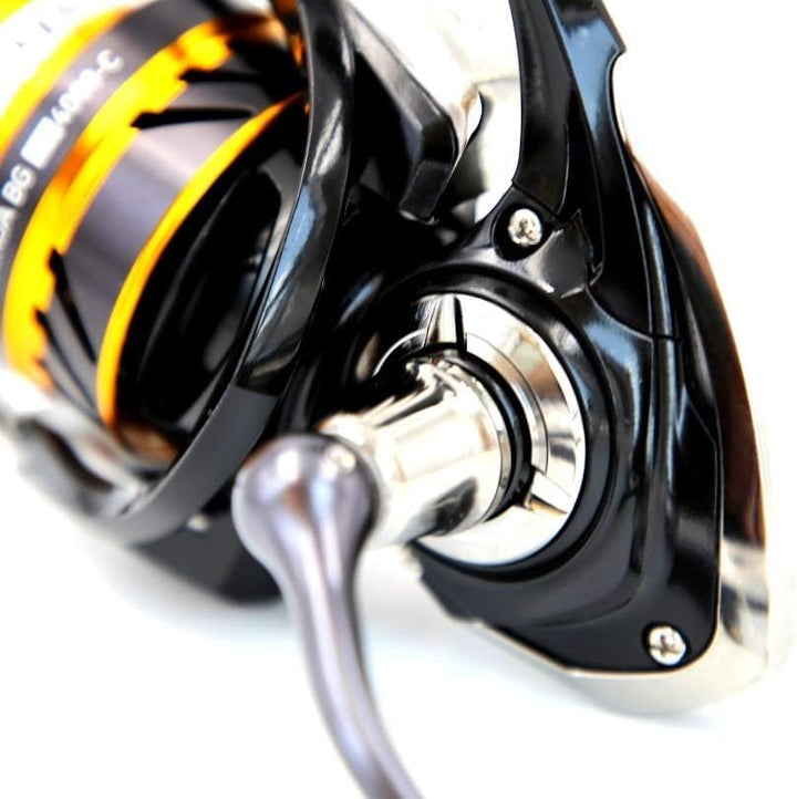 Daiwa 19 Ninja BG LT 4000 C Rolle