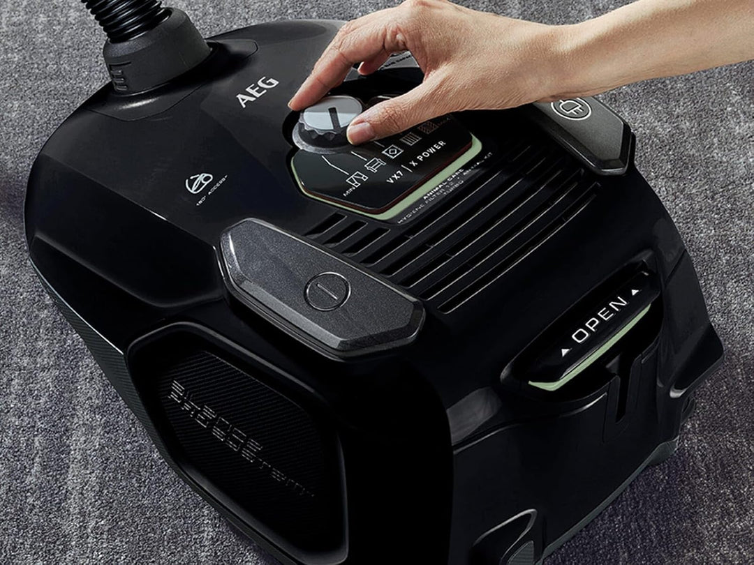 AEG VX7-2-ÖKOX Staubsauger / 60% Recyclingmaterial / 360° Softräder / 69 db(A) / Zusatzdüsen / Ergo-