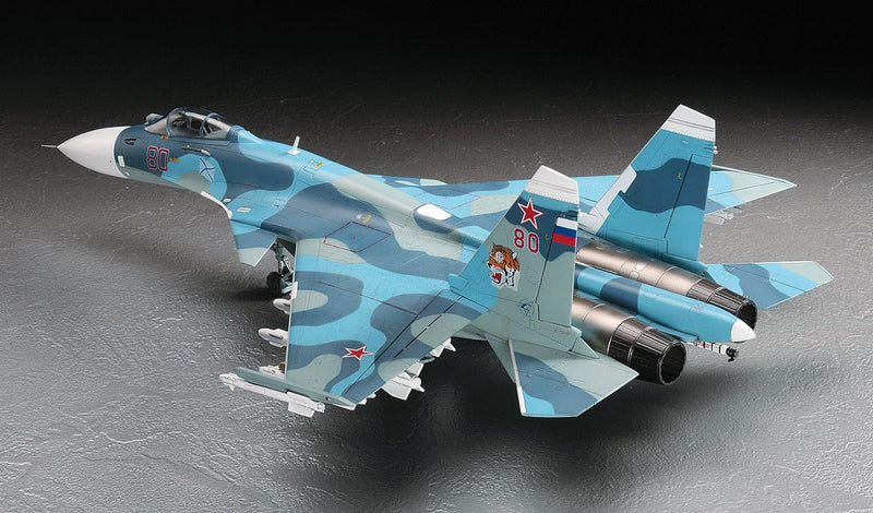 Hasegawa E35 - Su-33 Flanker D, Mittel