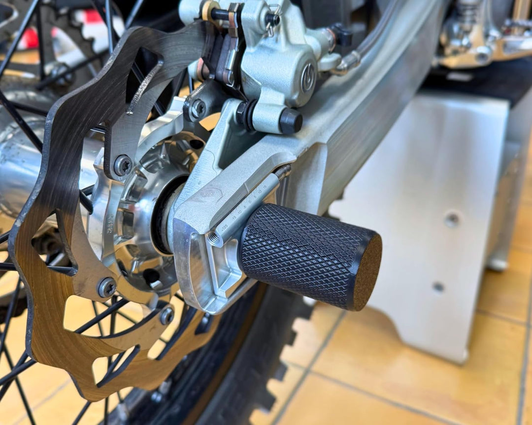 Sturzpads Set für Stark Varg MX & EX (2023–2025) – Achsenschutz vorne & hinten