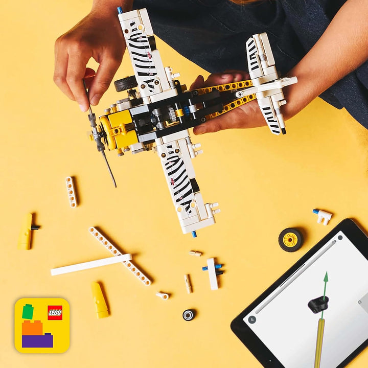 LEGO Technic Propellerflugzeug, Baubares Flugzeug Spielzeug für Kinder, Geschenk für Jungen und Mädc