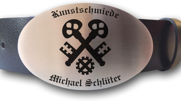 Ledergürtel mit ovaler Gürtelschnalle Zunftzeichen Schlosser Metallbauer und Wunschgravur personalis