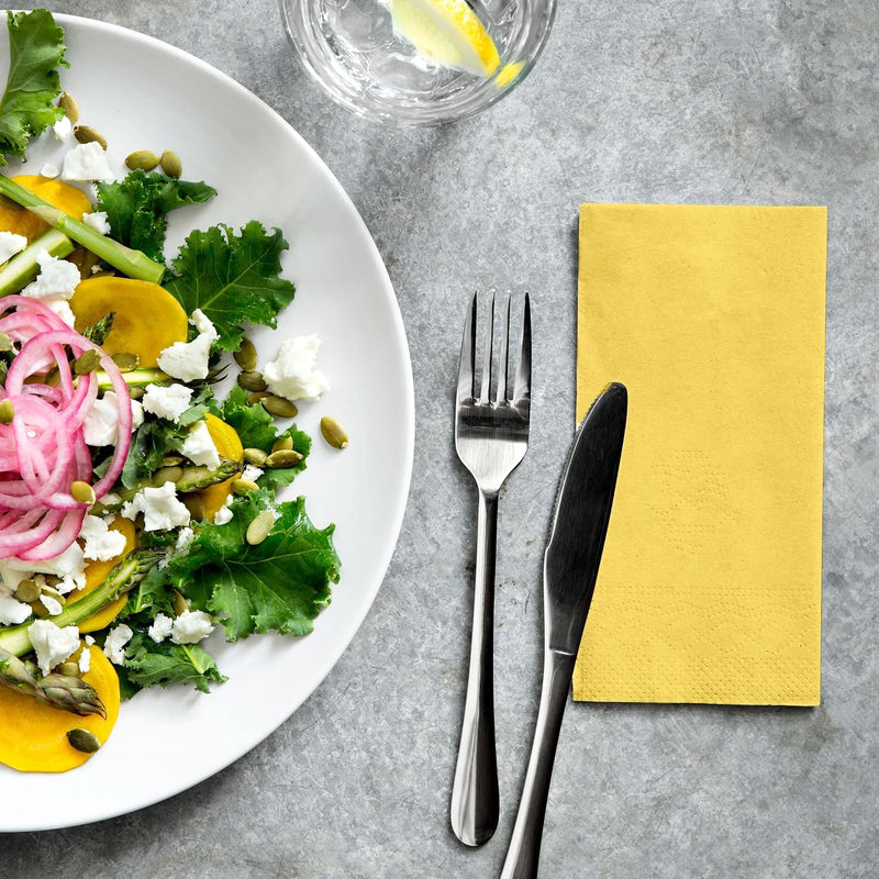 Tork 477850 gelbe Lunchservietten 1/8 gefaltet / 2-lagige, vorgefaltete Papierservietten für Snacks