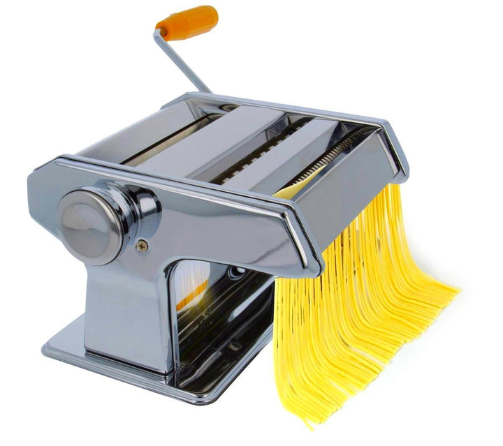 Nudelmaschine aus verchromten Metall