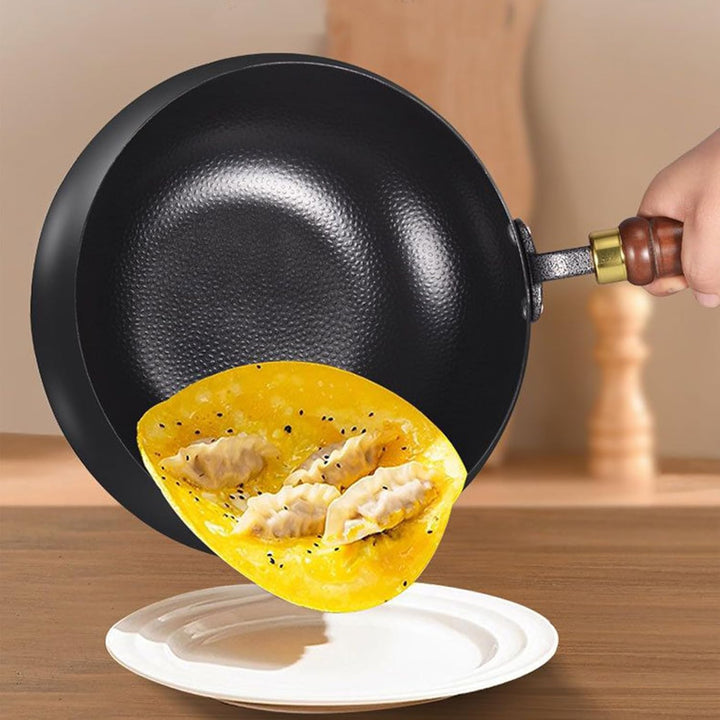 Koch-Wok, Eisen-Bratpfanne, 24 cm, kompakter, ergonomischer, unbeschichteter Wok mit Deckel, vielsei