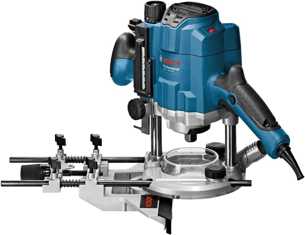 Bosch Professional Oberfräse GOF 1250 CE (inkl. Kopierhülsenadapter, Parallelanschlag, Maulschlüssel