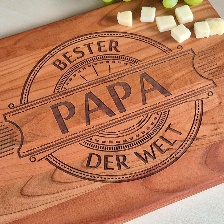 Grosses Kirschentholz Schneidebrett 38,5x30 cm für die BESTER PAPA DER WELT | Handgefertigt Holzbret
