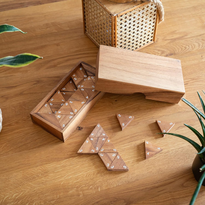 LOGOPLAY Tridomino - Triomino - Dreieck-Domino - Legespiel - Gesellschaftsspiel aus Holz mit weissen