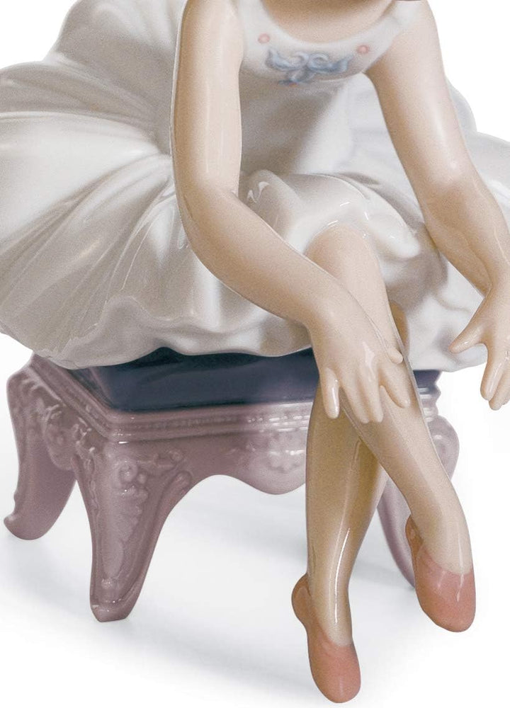 LLADRÓ Mädchen-Figur Kleine Ballerina I. Ballerina. Porzellan.
