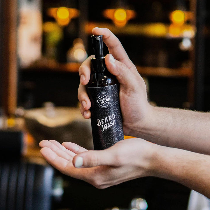 Charlemagne Bartshampoo - 200 ml - Barbershop-Erlebnis & Bart Styling für trockene Haut - Bartshampo