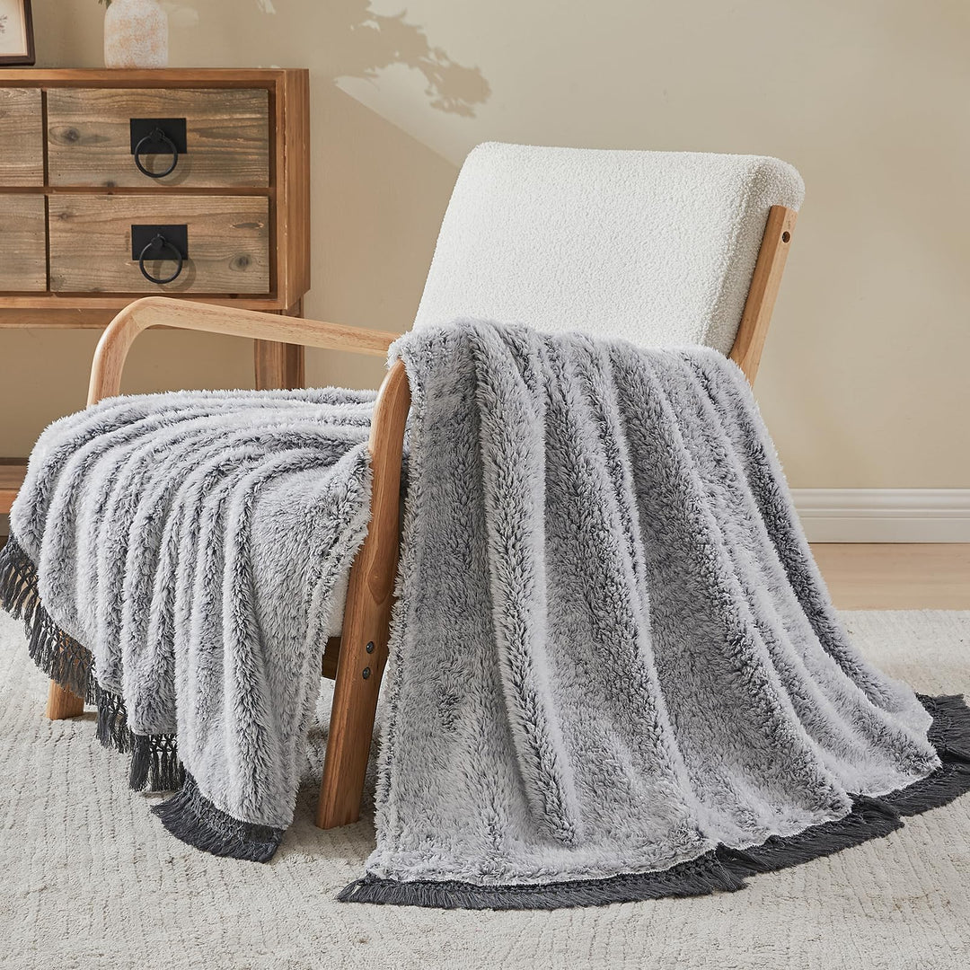 EMME Sherpa Decke Sofa Kuscheldecke Dekorativ mit Quasten, 150x200 cm Flauschige Wohndecke Dicke Sof