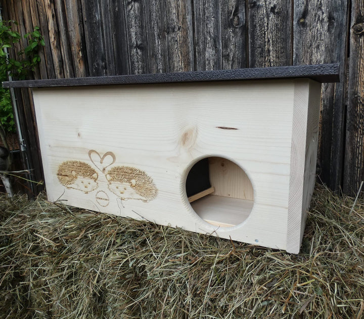 Premium Igelhaus 62cm x 40cm x 29cm Igelhotel 20mm Vollholz Winterfest Kein Bausatz: Labyrintheingan