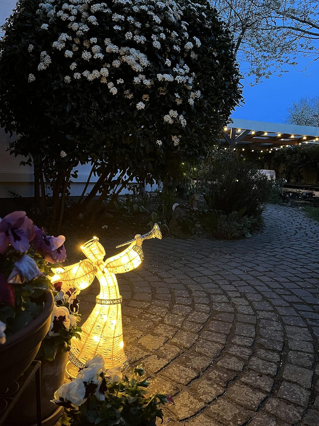LEDZEIT - Relax Serie - LED Engel Klein, Deko Figur, Strombetrieben, mit Timer, 50cm, warmweiss, Aus