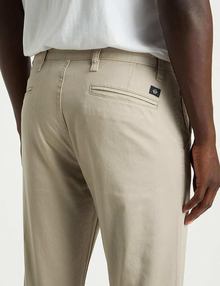 Dockers Herren Alpha Original Khaki 30W / 34L Safari Beige, 30W / 34L Safari Beige