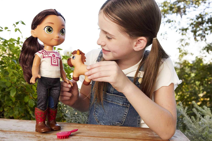 Dreamworks Spirit GXF93 - "Spirit - frei und ungezähmt" Lucky Kleinkind-Puppe (ca. 35cm), Jeans-Outf