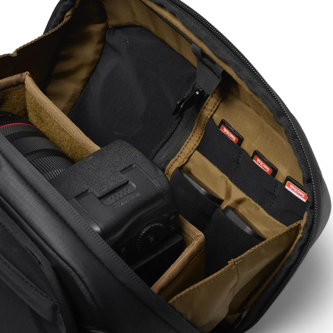 Gomatic Kamera Sling Bag 5L – Kompakte Umhängetasche für DSLR & Systemkamera, Entwickelt mit Peter M