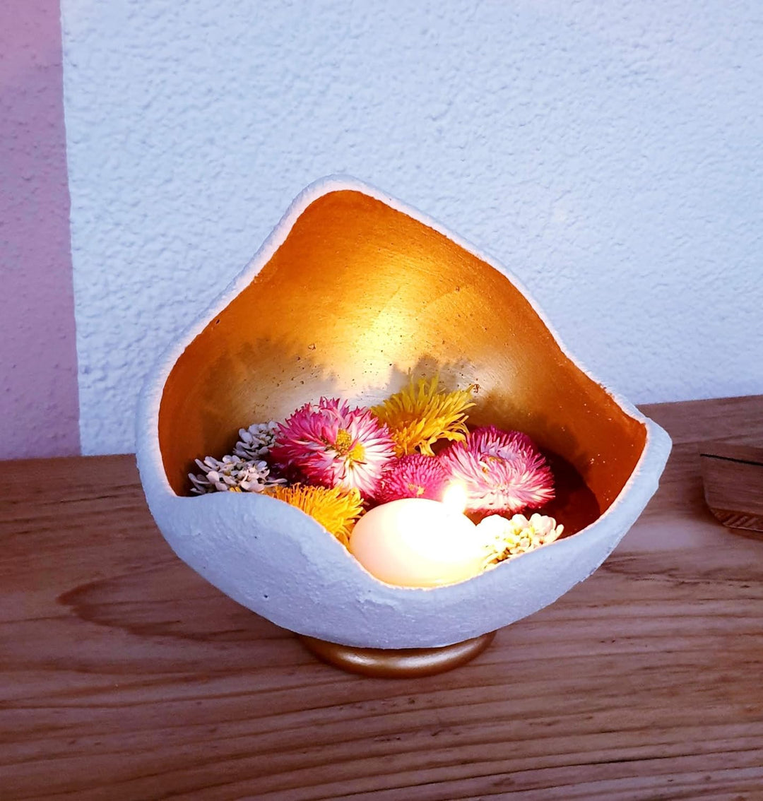 Lichtschale gold - S (15cm) - Beton weiss - Unikat handmade - Windlicht - Geburtstagsgeschenk - Deko