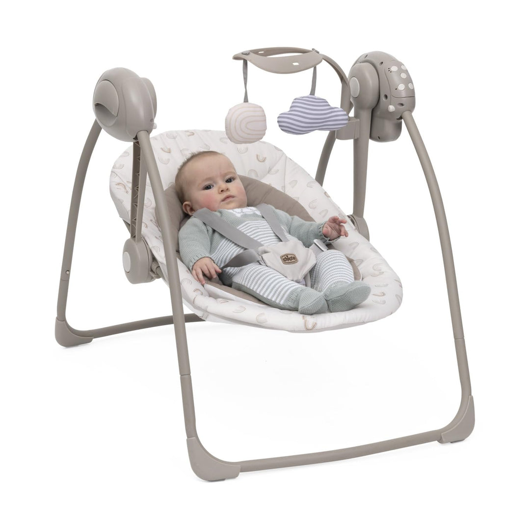 Chicco Swing&Play Elektrische Babyschaukel ab 0 Monaten+, 5 Schaukelgeschwindigkeiten, Beruhigende M